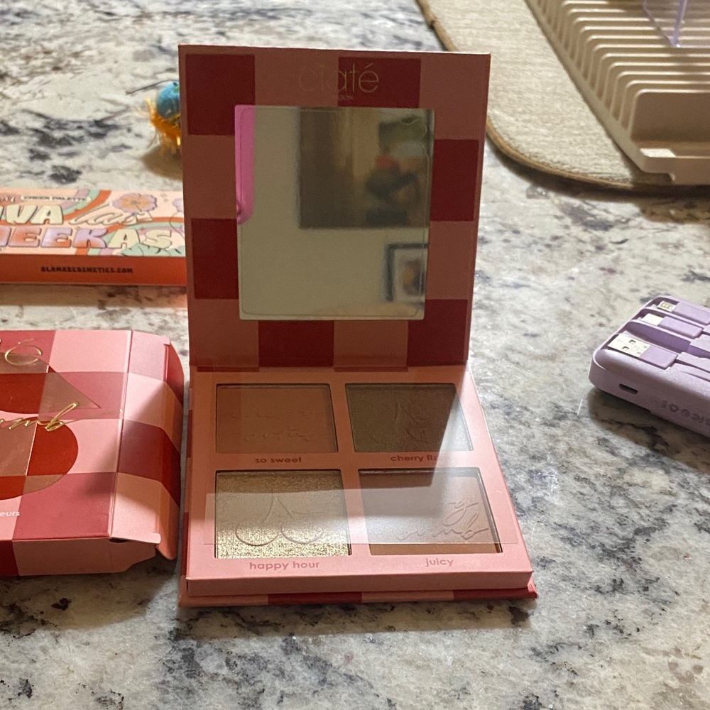 Ciate Cherry Bomb Blush Palette - Bold Pink and Red - Picture 2 of 3